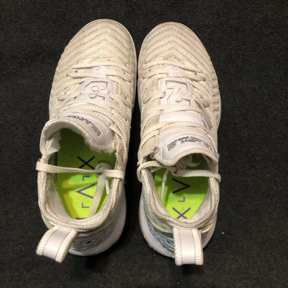 Nike Lebron 16 Buzz Lightyear Volt White Purple Grape AO2588-102 Men's Size 8 - Picture 6 of 10